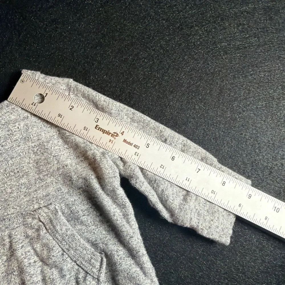 Baby Gap marled heather grey crewneck sweatshirt  0-3 Months -N17